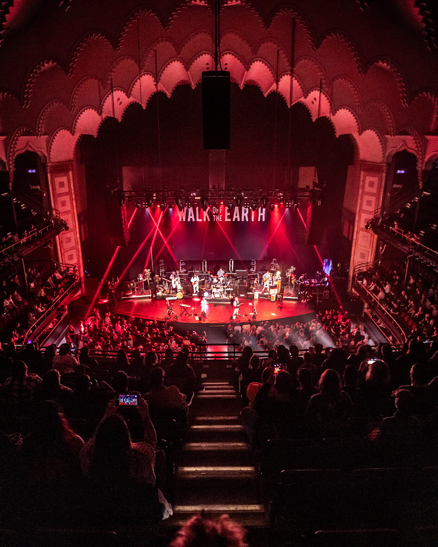Performance Artists Walk Off The Earth Massey Hall Toronto Canada dance photographer David Walker